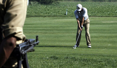 Liebe Freunde, lasst uns doch noch etwas golfen, bevor der größt...