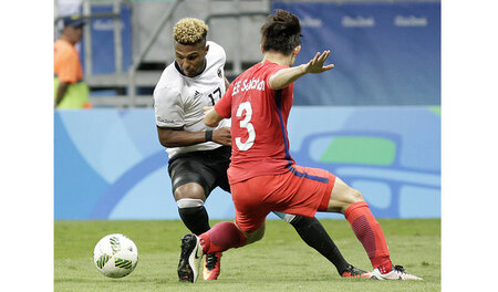 Der Retter naht: Serge Gnabry (l.)