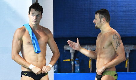 Tja, äh, und jetzt? Patrick Hausding (l.) und Sascha Klein beim ...