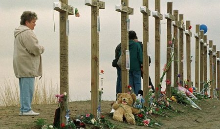 Ein Versuch, das Unbegreifliche zu verarbeiten: An einem Trauer-...