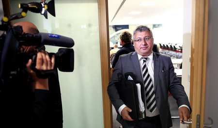 Will alles aussitzen: Sachsen-Anhalts Landtagspräsident Hardy Pe...