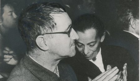 Auf die Freiheit, teilweise: Bertolt Brecht und Helene Weigel 19... Auf die Freiheit, teilweise: Bertolt Brecht und Helene Weigel 19...