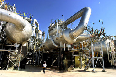 Ölraffinerie in Tengiz. Energiesektor spielt Schlüsselrolle in K... Ölraffinerie in Tengiz. Energiesektor spielt Schlüsselrolle in K...