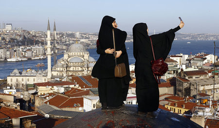 Der Koran kennt keine feste Kleiderordnung. Frauenfeindliche Isl...