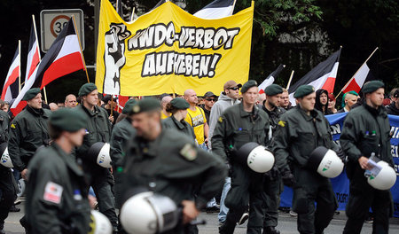 Der »Nationale Widerstand Dortmund« wurde verboten, doch unter d... Der »Nationale Widerstand Dortmund« wurde verboten, doch unter d...