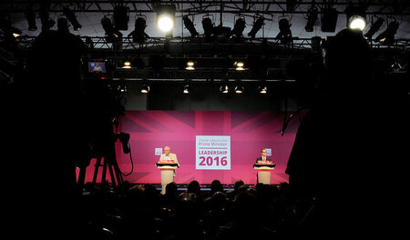 Hassobjekt der Labour-Rechten: Parteichef Jeremy Corbyn debattie... Hassobjekt der Labour-Rechten: Parteichef Jeremy Corbyn debattie...