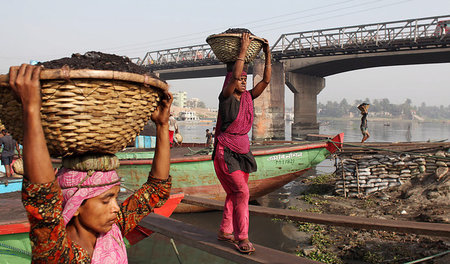 Die Regierung in Dhaka treibt Kraftwerksneubauten wie in Rampal ... Die Regierung in Dhaka treibt Kraftwerksneubauten wie in Rampal ...