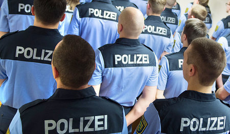 Mehr Polizei, mehr Waffen, mehr tödliche Gewalt: Die Grünen ford...