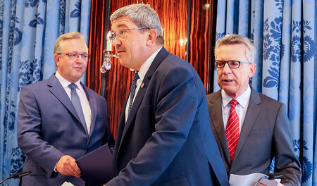 Die drei vom Polizeirevier: Bundesinnenminister Thomas de Maizie...