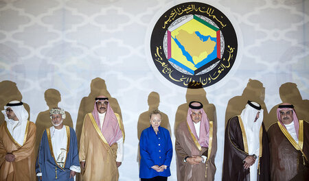 Das saudische Königshaus spendete der »Clinton-Stiftung« mindest...