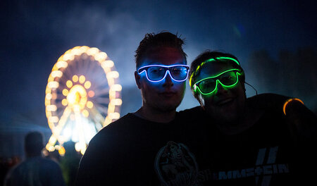 Der Eichenring leuchtete: »Hurricane«-Festival in Scheeßel bei R... Der Eichenring leuchtete: »Hurricane«-Festival in Scheeßel bei R...
