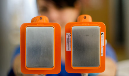 Bei Infarkten hilft der der Soforteinsatz von Defibrillatoren, b...