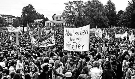 Starke Friedensbewegung: Rund 300.000 Menschen nahmen am 10. Okt...