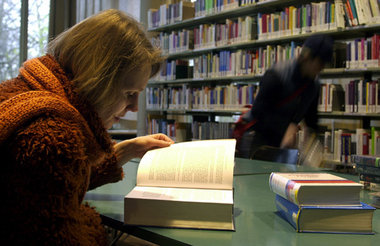 Viele Bibliotheken sind weit mehr als reine Bücherausleihstation... Viele Bibliotheken sind weit mehr als reine Bücherausleihstation...