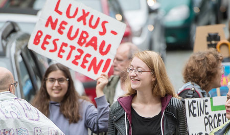 Wohnen muss für jeden bezahlbar bleiben: Proteste gegen Gentrifi...
