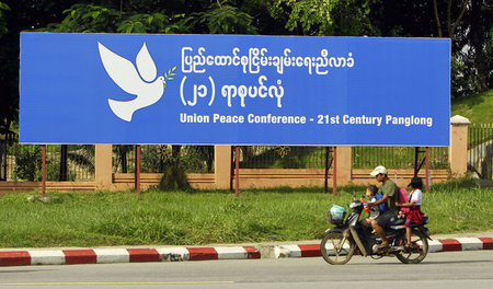 Werbung für die Panglong-Konferenz am 26. August in Naypyidaw
