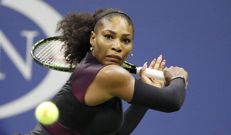 Serviert plötzlich wieder wie Ivo Karlovic: Serena Williams