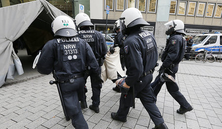 Köln, 31. Juli: Polizei räumt bei der Pro-Erdogan-Kundgebung »Il...