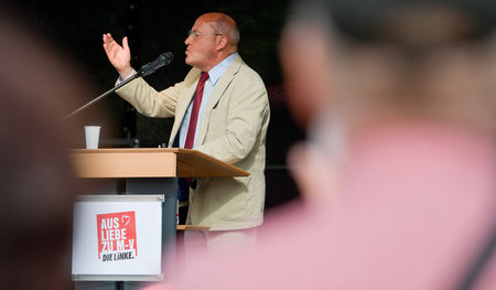 Schwerin, 2. September: Gregor Gysi (Die Linke) spricht. Die Los...