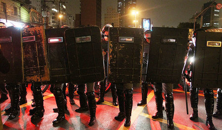 Angriff auf die Rechte der Bevölkerung: Das Vorgehen der Polizei...