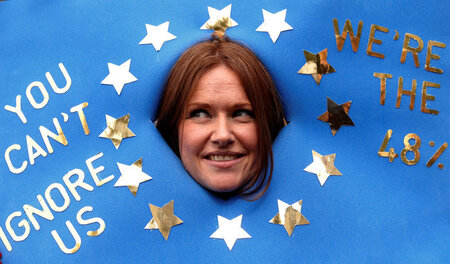 Vier Millionen Briten unterzeichneten eine Petition für ein weit...