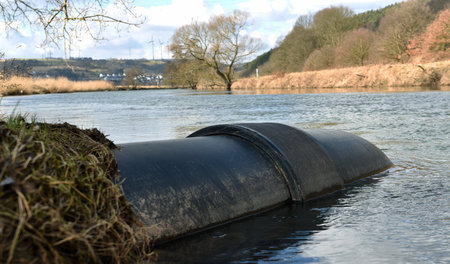 Einfach rein mit dem Dreck: Einleitungsrohr für Salzabwasser am ...