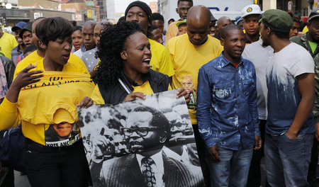 Mitglieder der ANC-Jugendliga protestieren gegen innerparteilich...