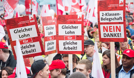 Die Ungleichbehandlung durch Leiharbeit war Thema einer Großdemo... Die Ungleichbehandlung durch Leiharbeit war Thema einer Großdemo...