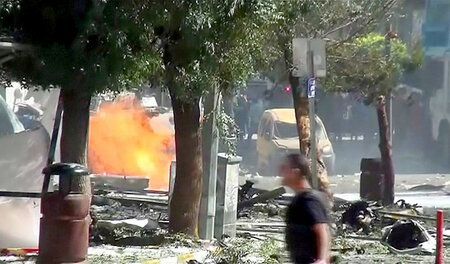 Nach der Explosion: Der Ort des Autobombenanschlags in Van am 12...