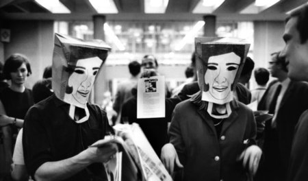 Noch ohne Guy-Fawkes-Maske: Bernard Larsson dokumentierte die An...