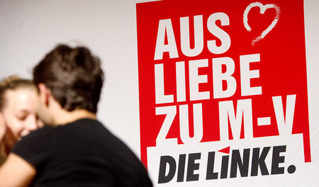 Herziger Wahlkampfauftakt mit wenig Biss: Linke-Plakat im Septem...