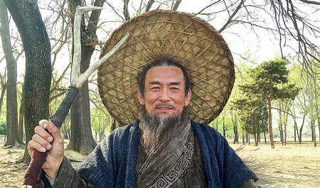 War für Hierarchie, Ordnung und Gehorsam: Schauspieler Qiao Ming... War für Hierarchie, Ordnung und Gehorsam: Schauspieler Qiao Ming...