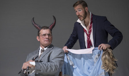 Dem »Eurotaurus« ist die Demokratie gleichgültig (Joachim Nimtz ... Dem »Eurotaurus« ist die Demokratie gleichgültig (Joachim Nimtz ...