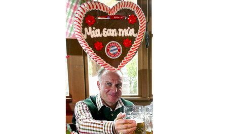 Prösterchen – die reichen Clubs werden noch reicher. Das ist der...
