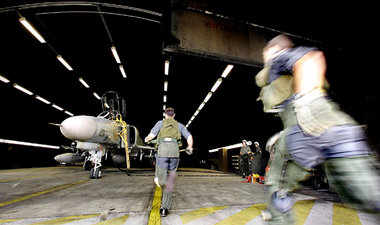 Eine Alarmrotte des Luftwaffen-Jagdgeschwaders 74 Neuburg an der...