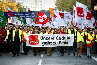 Berlins öffentlich Bedienstete wollen sich nicht mehr alles biet... Berlins öffentlich Bedienstete wollen sich nicht mehr alles biet...