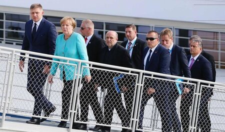 Erst am 16. September hatten sich die Teilnehmer des Wiener Tref... Erst am 16. September hatten sich die Teilnehmer des Wiener Tref...