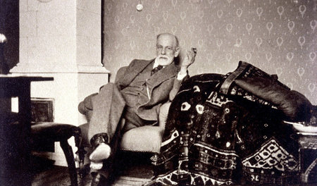 Sigmund Freud (1856–1939), der Begründer der Psychoanalyse (hier...