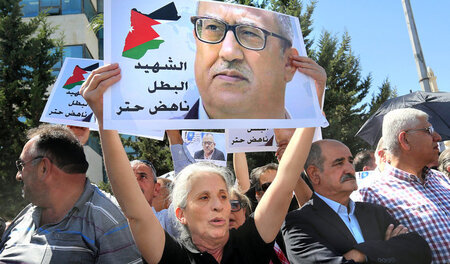 Protestdemonstration empörter Jordanier nach dem Mord an Hattar