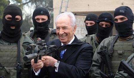 Friedensnobelpreisträger Schimon Peres kannte sich auch mit dem ...