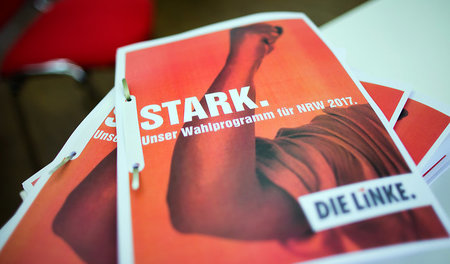 Programmentwurf mit kämpferischem Cover am Mittwoch in der Düsse...