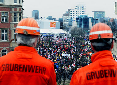 Demonstration von Bergleuten gegen Zechenschließungen, Februar 2... Demonstration von Bergleuten gegen Zechenschließungen, Februar 2...