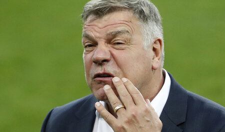 Au Backe! »Big Sam« Allardyce ist seinen Job los, andere werden ... Au Backe! »Big Sam« Allardyce ist seinen Job los, andere werden ...