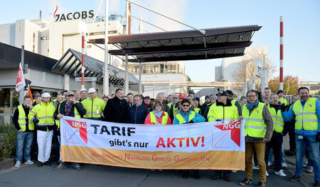 Warnstreik bei Jacobs Douwe Egberts am 21.April 2016 in Bremen Warnstreik bei Jacobs Douwe Egberts am 21.April 2016 in Bremen