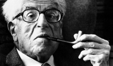 »Er erzählte Anekdoten, Geschichten, philosophische Parabeln, un... »Er erzählte Anekdoten, Geschichten, philosophische Parabeln, un...