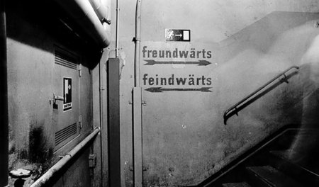 Im Inneren der Volksbühne: Wo geht’s zum Berliner Senat? Im Inneren der Volksbühne: Wo geht’s zum Berliner Senat?