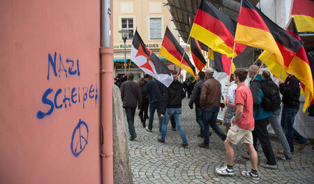 Erneut meldeten Neonazis für Freitag einen Aufmarsch in Bautzen ... Erneut meldeten Neonazis für Freitag einen Aufmarsch in Bautzen ...