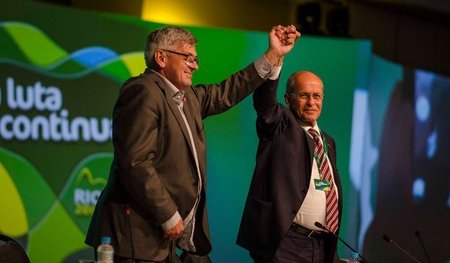Von IG-Metaller zu IG-Metaller: Berthold Huber (rechts) feiert J...