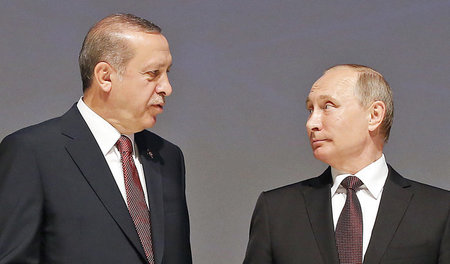 Der türkische Präsident Recep Tayyip Erdogan und sein russischer...