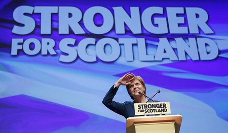 »Stärker für Schottland«: SNP-Vorsitzende Nicola Sturgeon auf de...
